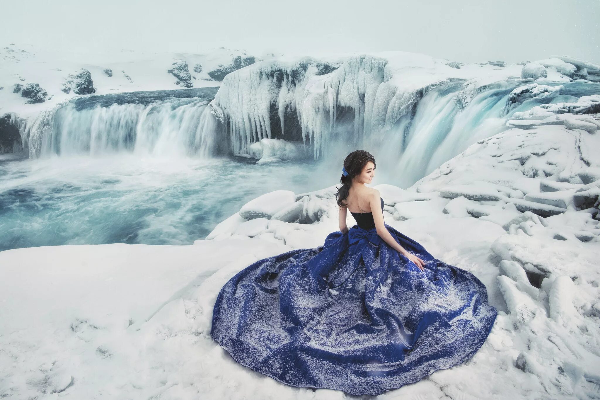 девушка во льду. женщина лед. девушка зима лед. девушка из льда. девушка во льду.