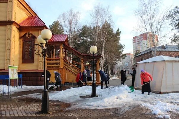 Ханты белый яр. Белый Яр Сургутский район. Храм на белом Яру Сургутский район. Соловушка белый Яр Сургутский район. Новогодний белый Яр Сургутский район.