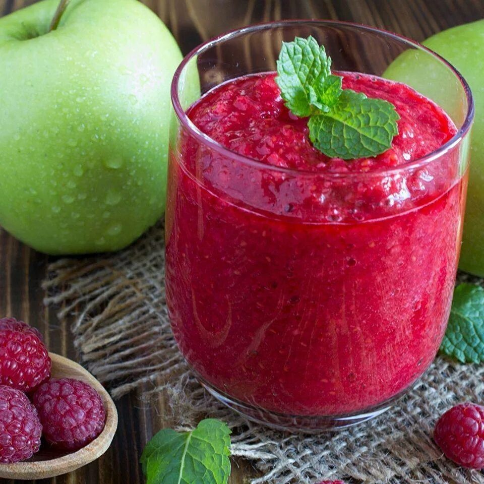 Berry smoothies (ягодный смузи) колеус. Смородиновый коктейль. Смузи ежевика малина. Смузи с черникой. Морс.