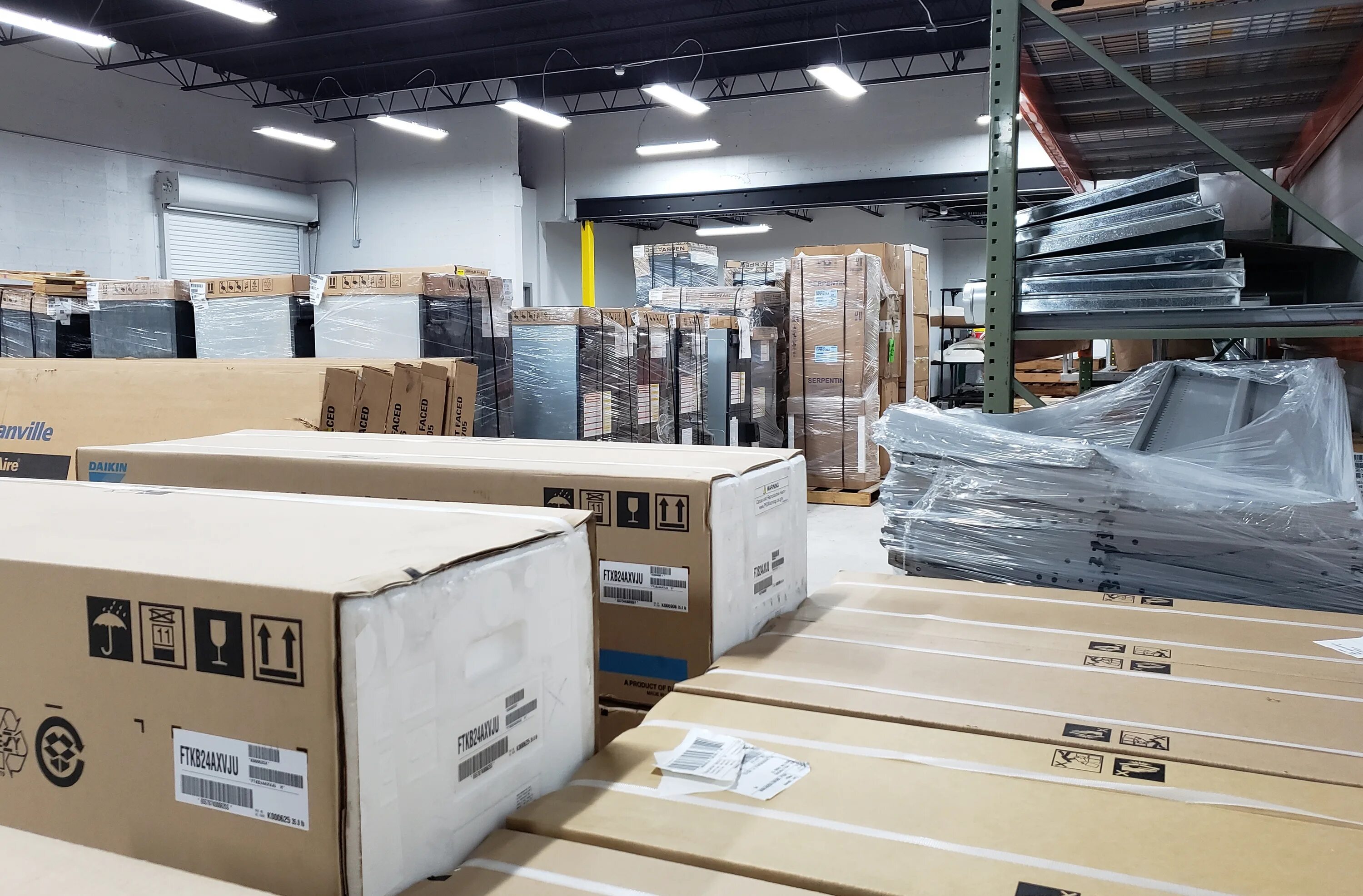 Whirlpool авторизованный сервисный центр. Outlet бытовой техники. Идеи интерьера для магазина электроники. Технопарк бытовая техника интернет магазин. Outlet бытовой техники.