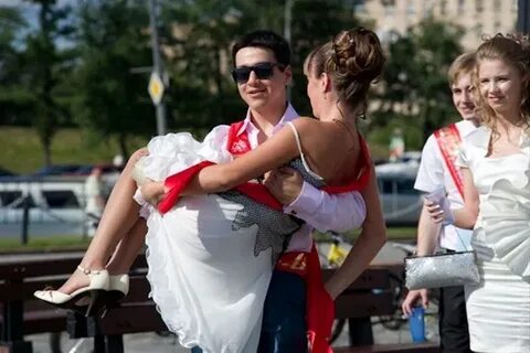 Во взрослую жизнь выпускник