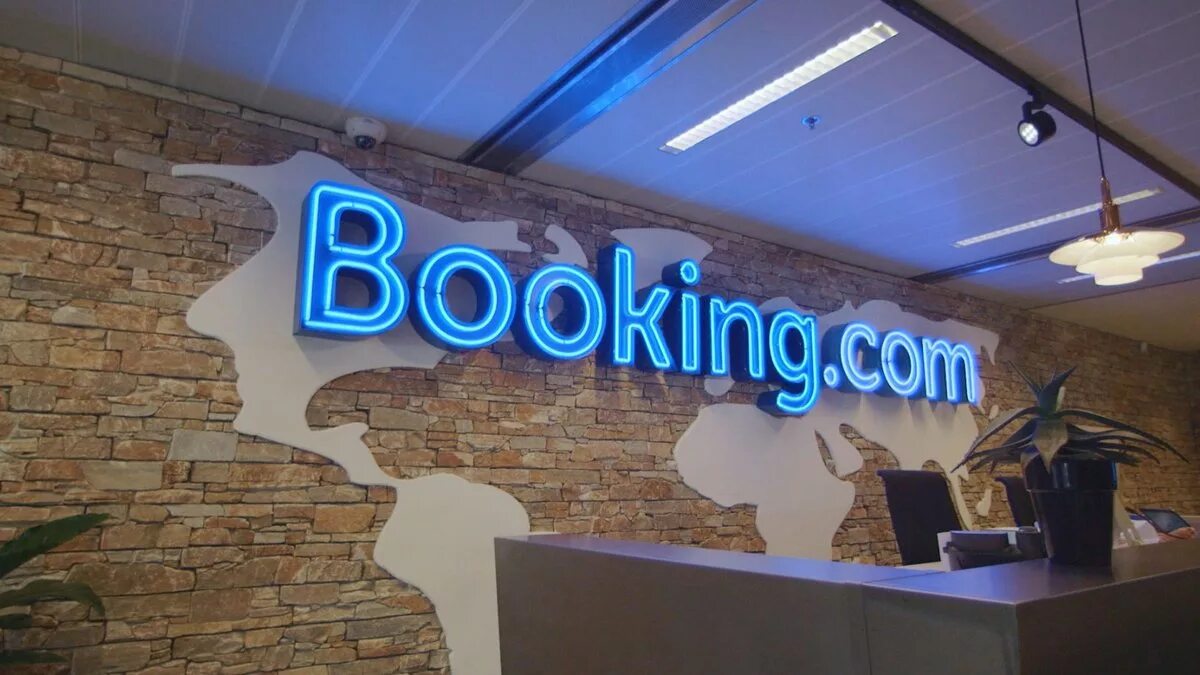 Booking holding. Букинг. Booking.com. Компания букинг. Сервис booking com.