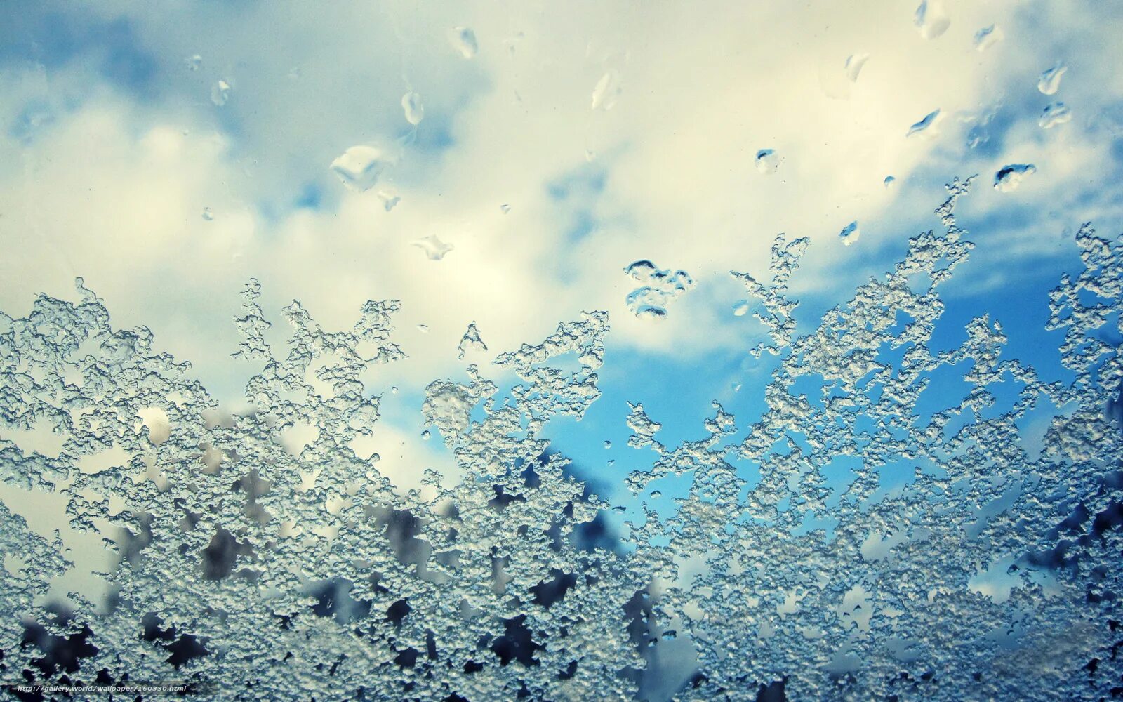 Хрупкое небо. Эстетика чувств. Хрупкое небо. Девушка идущая по облакам. Веревочный мост.