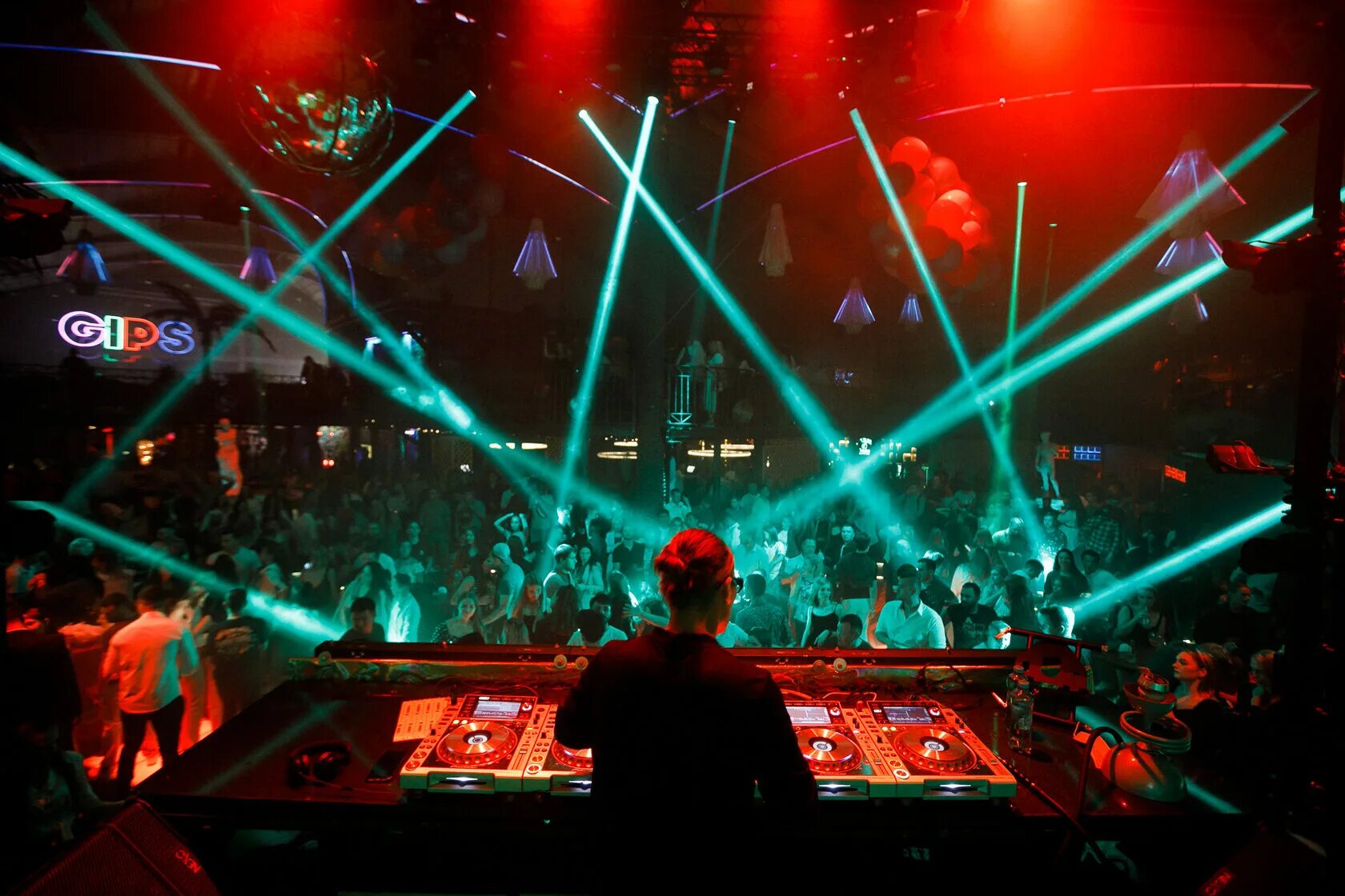 Вечеринка в клубе. Бар gipsy концерты отзывы. Встреча в джипси. Джипси клуб фото. Джипси клуб афиша.