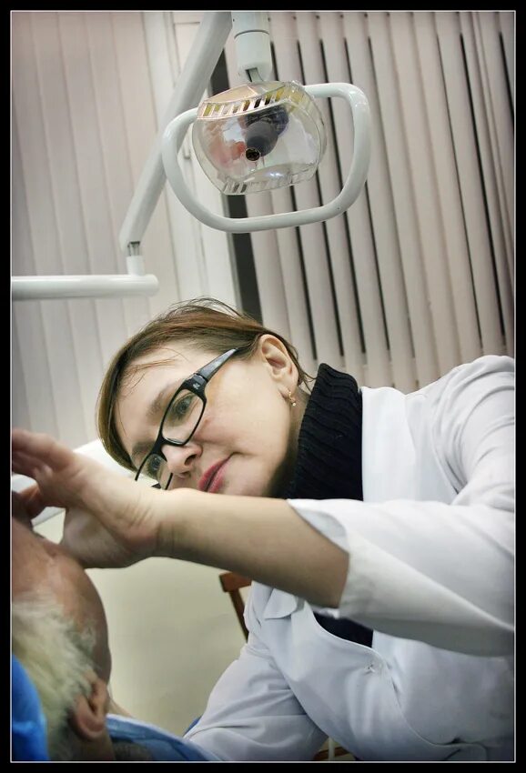 тетя доктор видео. тимченко елена михайловна пермь. тетя доктор. тетя доктор видео. врач обследует клиентку.