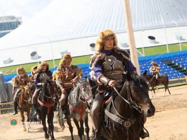 Кумандинка девушка. Всемирные игры кочевников кырчын. Игры кочевников в киргизии. Скифы меоты сарматы. Кочевник чолпон ата.