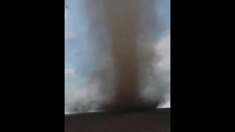 Торнадо в ростовской области. Смерч в ростове на дону вчера. Торнадо в россии 2021. Смерч в тюмени 02. Торнадо в ростовской области.