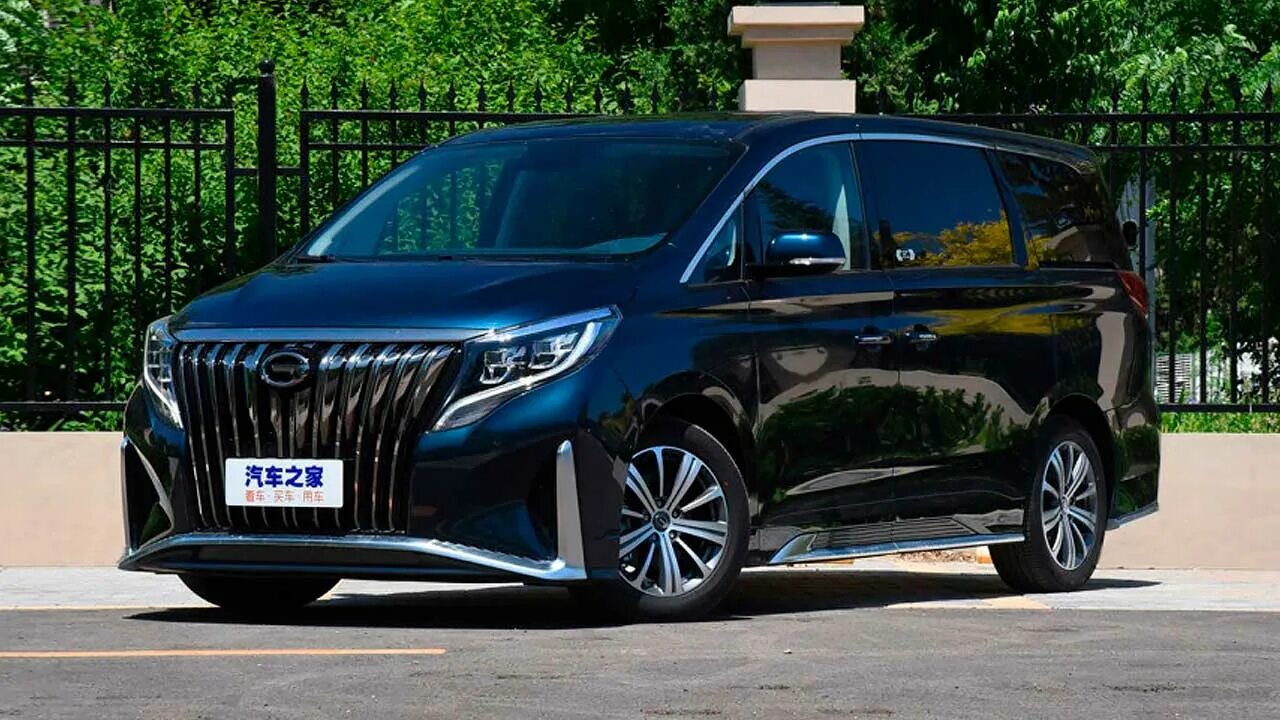 Jac m4. Новый минивэн gac gm8. Микроавтобус jac refine m4. Китайского минивэна gac gn8. Минивэн джак gm8.