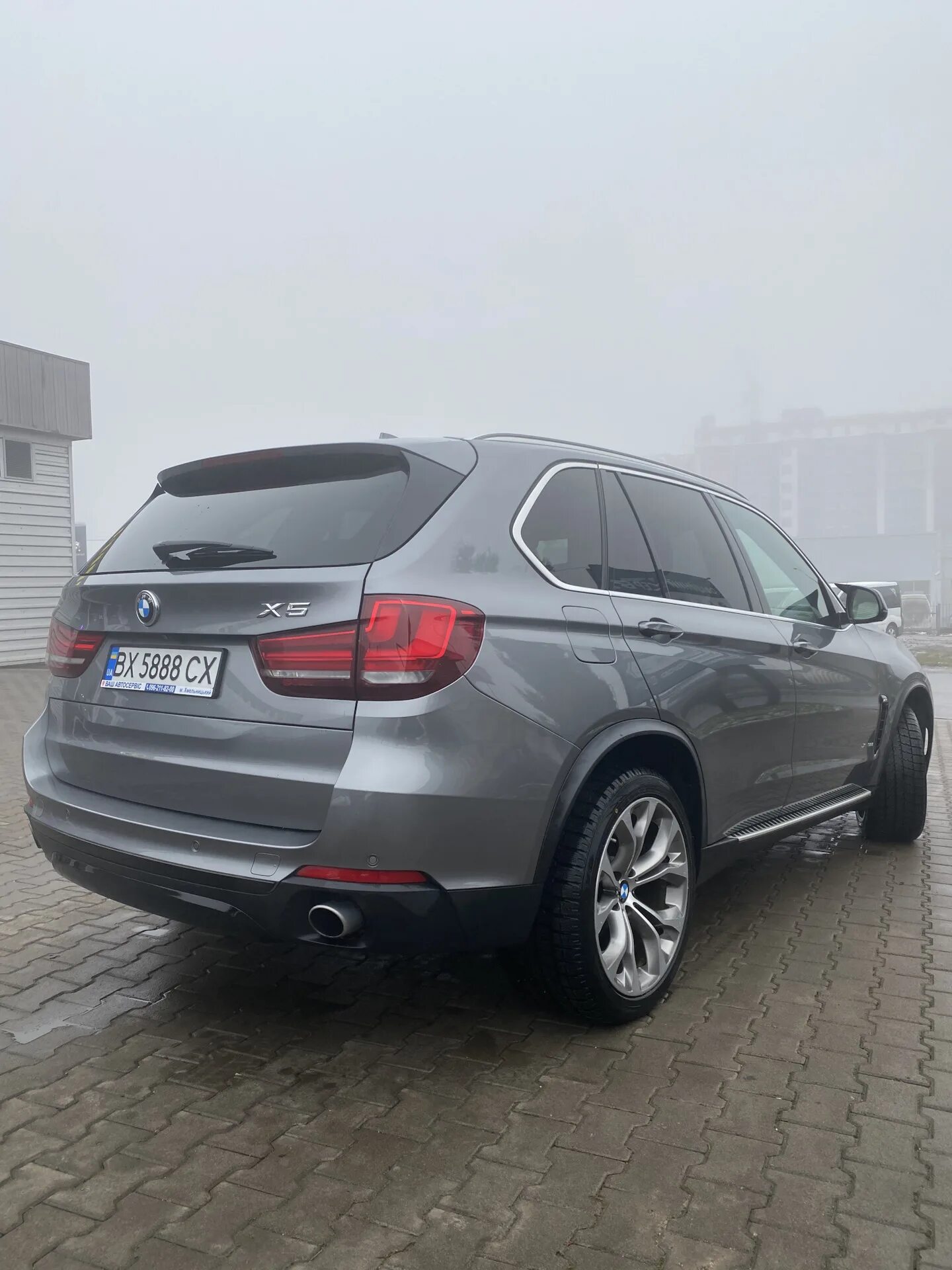 БМВ х5 серая. BMW x5 Diesel 3.0 2020. БМВ х5 3 литра дизель 2017. БМВ х5 215. Бмв х5 дизель 3 литра