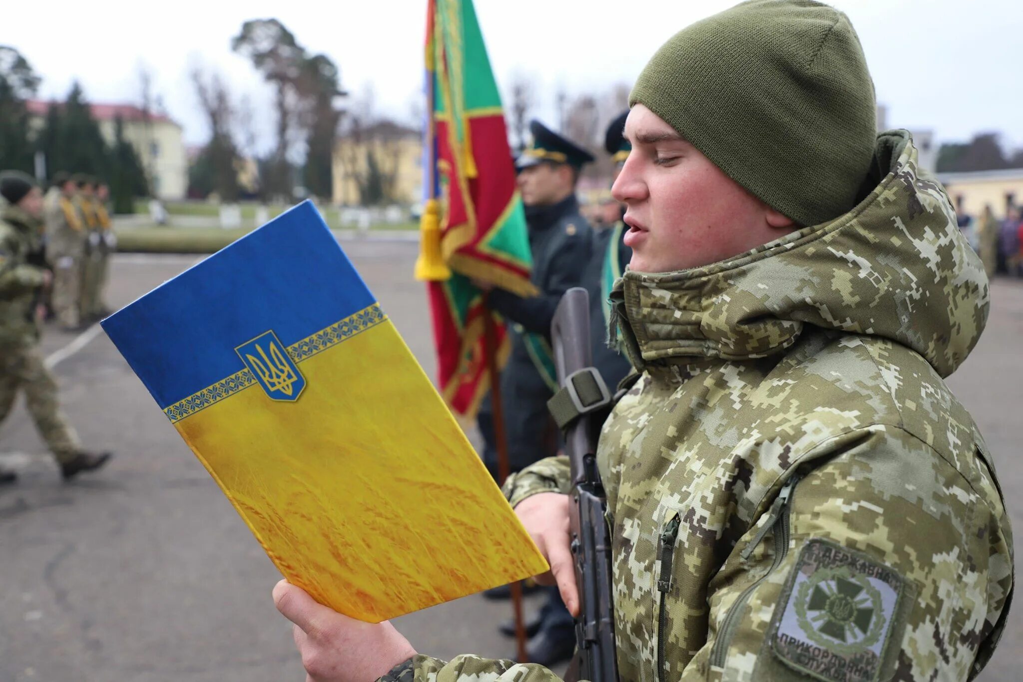 Украина сдается россии сегодня. Украинские срочники. Срочная служба в ВСУ. Русские солдаты на Украине. Украинские пограничники.