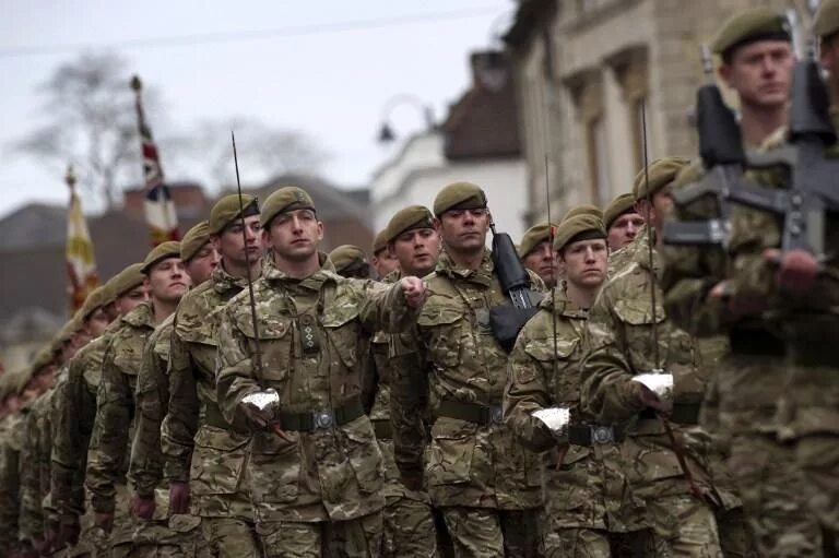 Ввод войск британии. Британская армия. военные великобритании. сухопутные войска великобритании. войска британии.