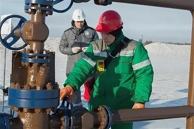 Учебный центр газ нефть. Оператор по добыче нефти и газа. Оператор по добыче нефти и газа Татнефть. Оператор по добыче нефти и газа Башнефть. Оператор по цементажу скважин.