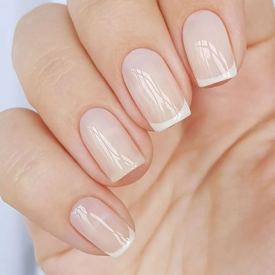 французский маникюр прозрачный. белый прозрачный маникюр на короткие ногти. белый прозрачный бесцветный. маникюр прозрачный френч. полупрозрачный нюдовый маникюр гель лак.