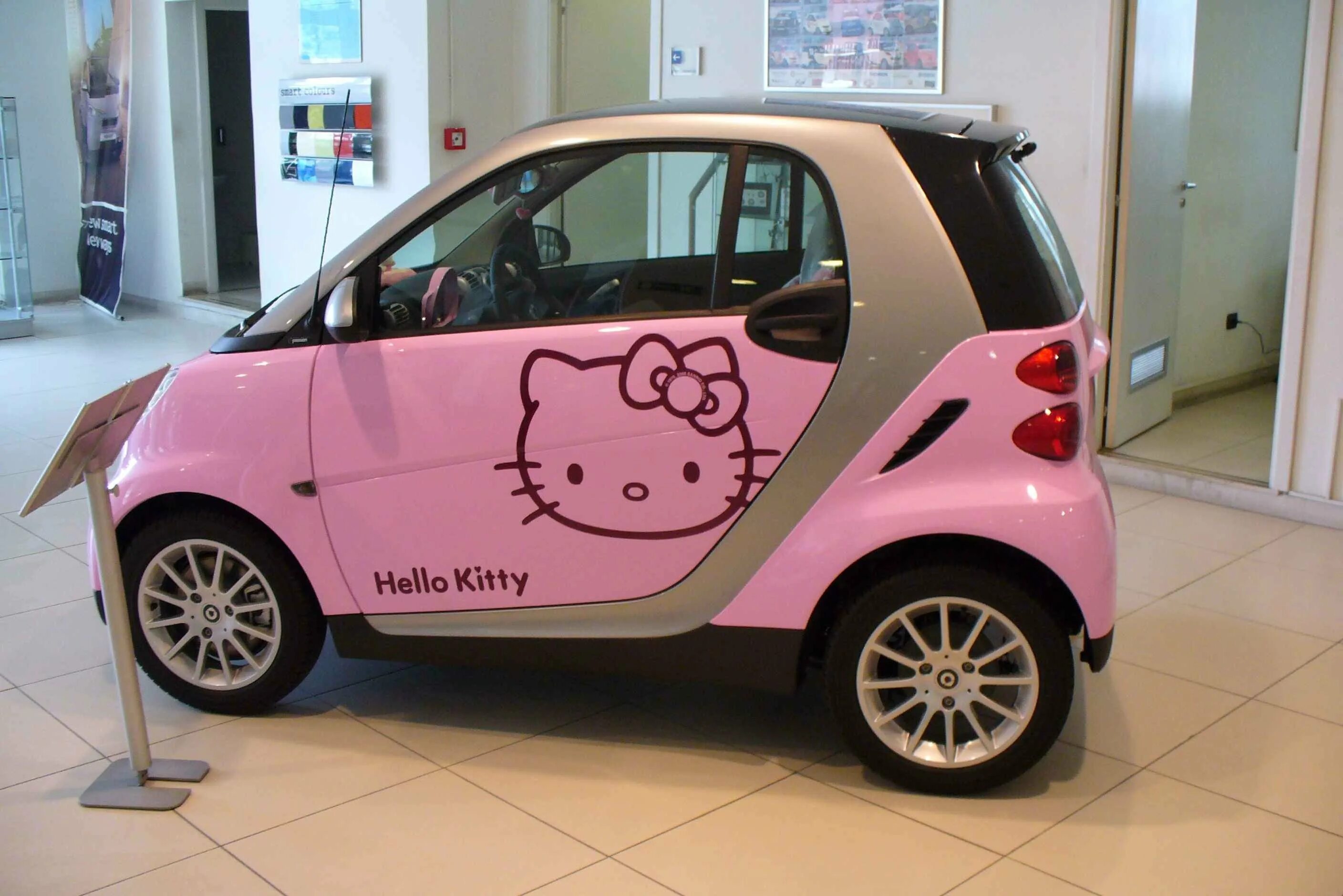 Hello my car. Матиз hello kitty. розовый матиз с хеллоу китти. матиз машина розовая. смарт хэллоу китти.