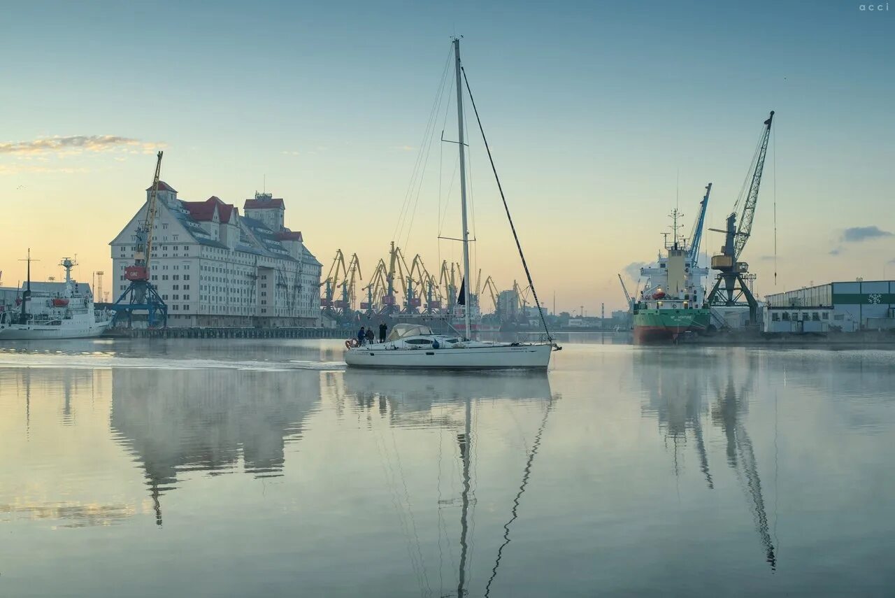 Город порт на балтийском море. Таллин морской пассажирский порт. Порт мууга эстония. Порт балтийского моря. Балтийские порты.
