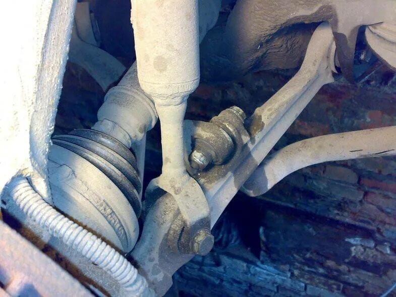 ауди а6 передние верхние рычаги. ауди а6 с5 замена передних верхних рычагов. передня посвеска ауди а 6 с5. ауди q7 рычаги передний нижний. сайлентблоки передних рычагов ауди а6 с5 2.