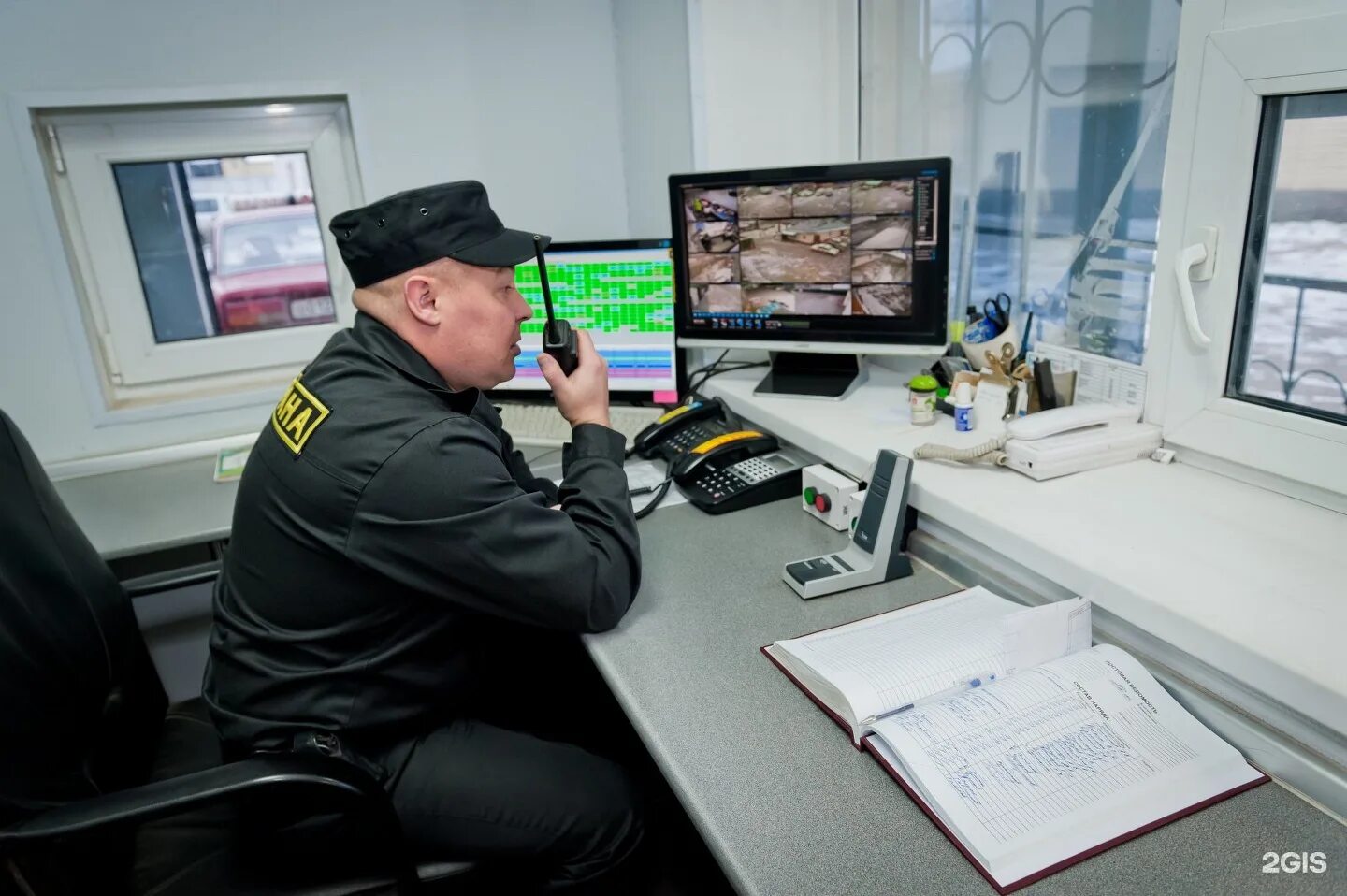 Частный охранник. Виды деятельности частной охраны. Вооруженная охрана. Частная детективная деятельность и частная охранная деятельность. Охранник.