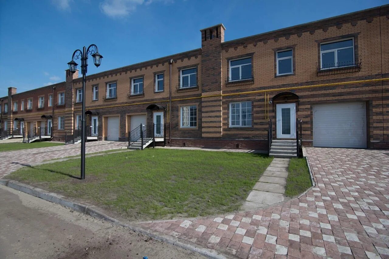Березки 2 новолуговое новосибирск. Таунхаус березки. Микрорайон березки новосибирск. Берёзки элитный коттеджный посёлок. Берёзки элитный коттеджный посёлок новосибирск.