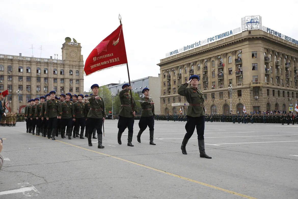 Участие в параде 9 мая. Парад Победы 2021 в Волгограде. Российская армия парад. Парад 9 мая Россия. Военная полиция парад.