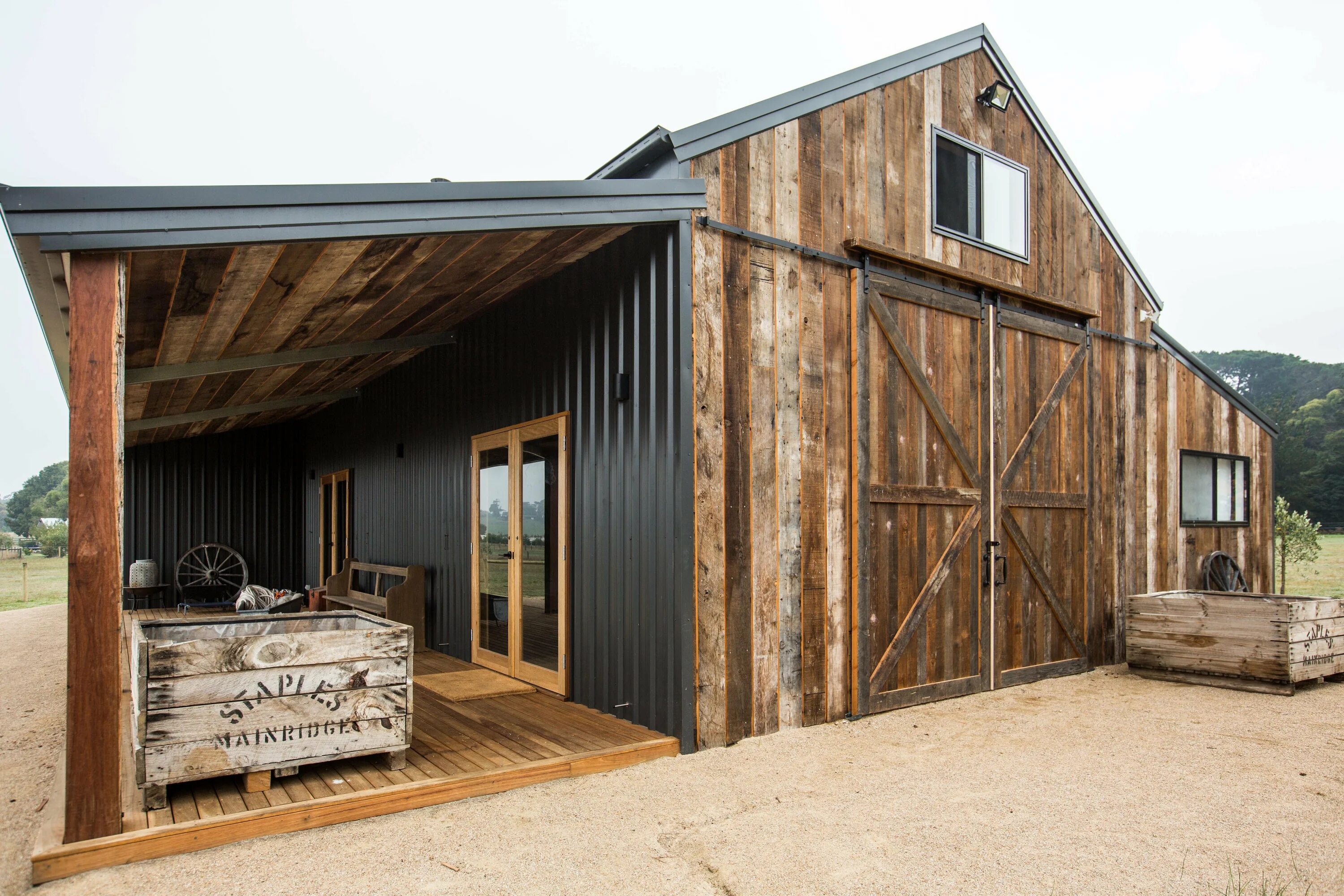 Квартира сарай. Дом-сарай barn house. барнхаус амбар. сарай барнхаус. дом-сарай barn house проекты.