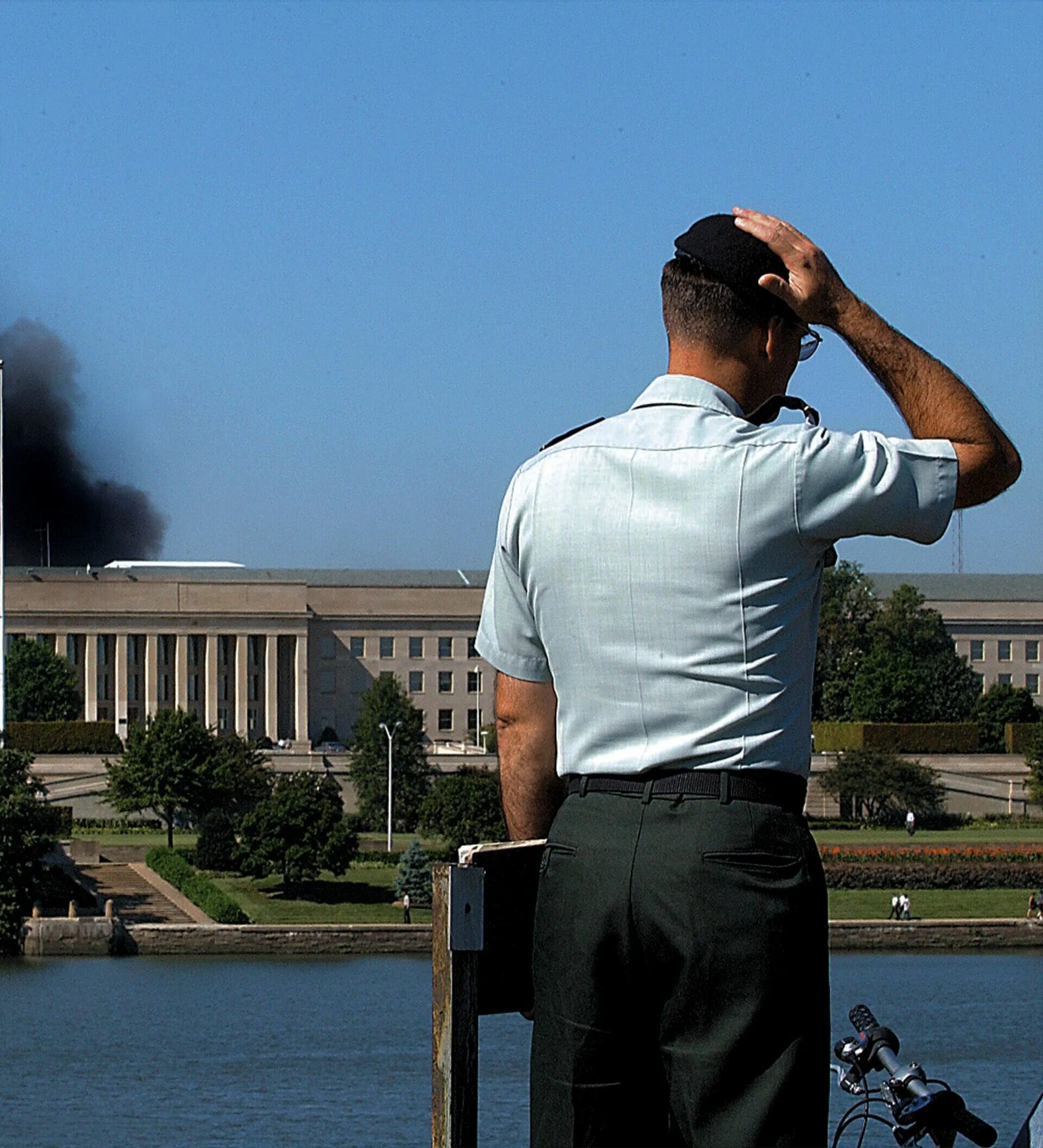 11 сентября 2023 года. Самолет врезался в пентагон 2001. 11 сентября 2001 года пентагон. 11 сентября 2023 года. Башни-близнецы теракт 11 сентября 2001.