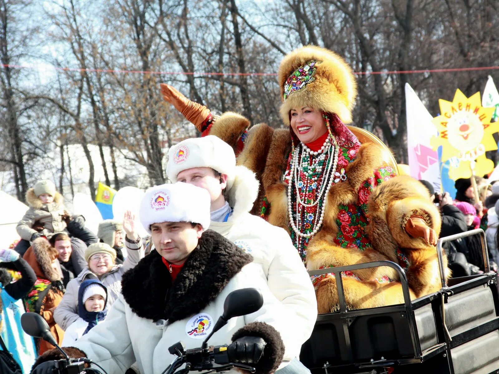 Масленица в детском саду. Головной убор на масленицу для мальчика. Шапка на масленицу. Ярославская масленица. Костюм скомороха на масленицу.