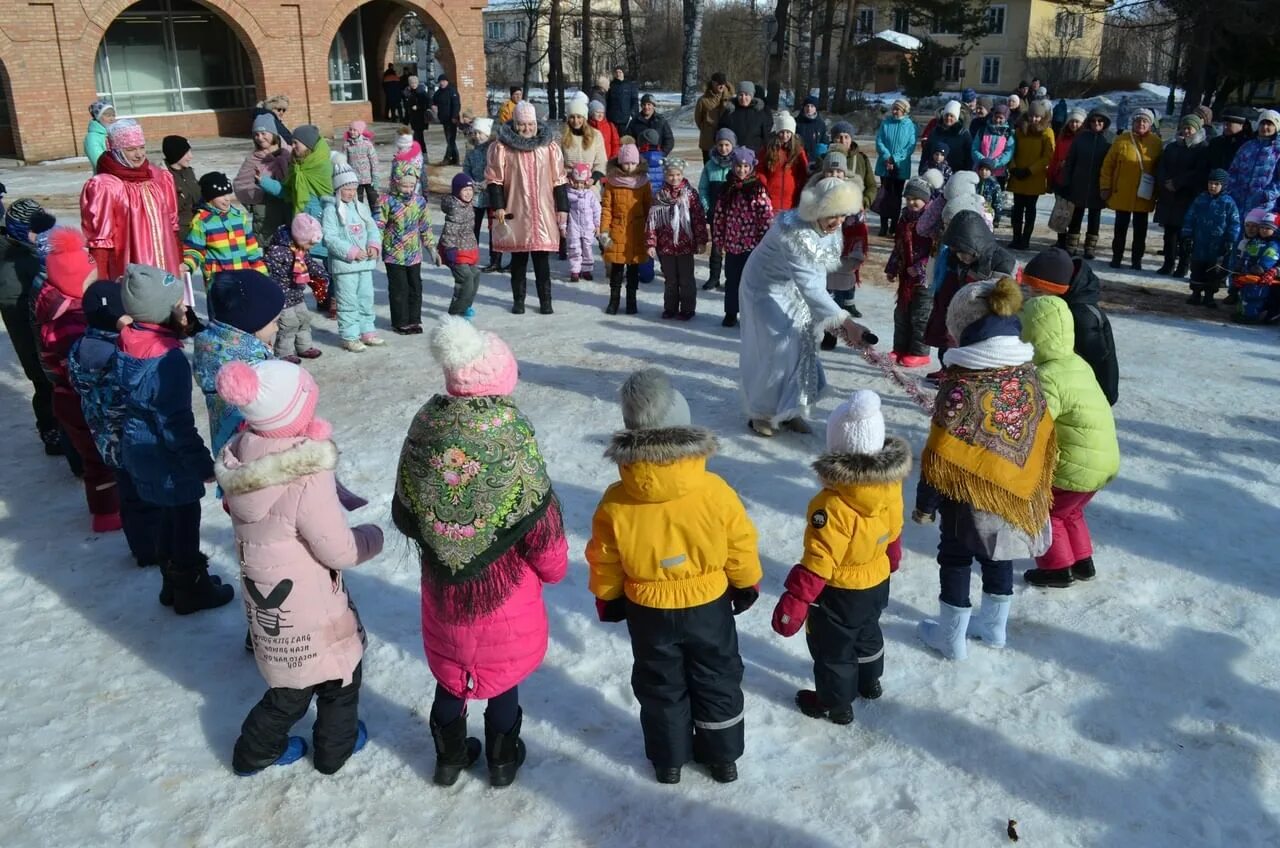 Масленичные гуляния в школе на улице. Гуляние 2020. Масленица в Кубинке. Мероприятия на Масленицу в поселке игра.