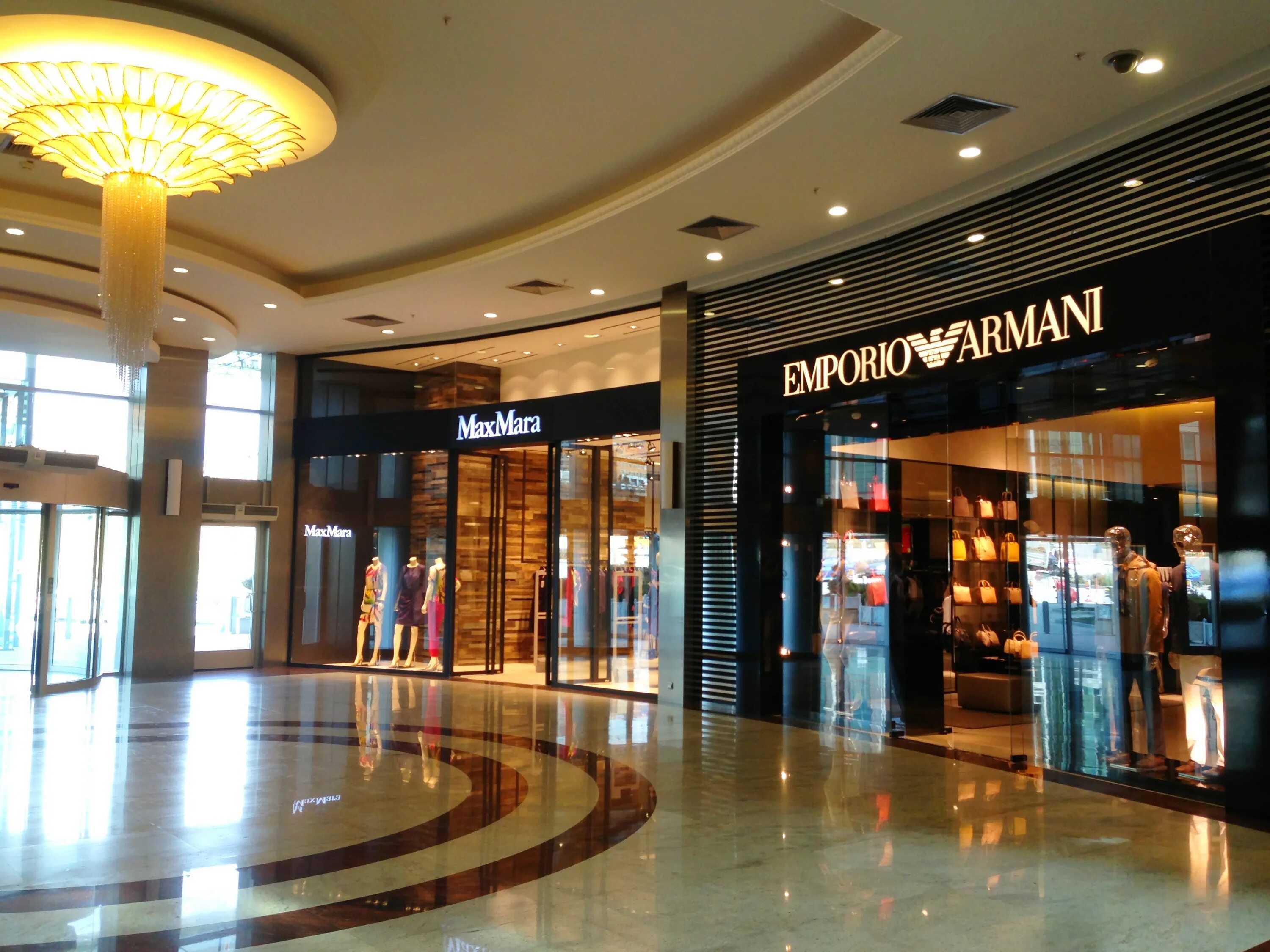 Трц аэропарк внутри. Тц аэропарк. Город столиц москва сити. Ашан рублевское шоссе 62. Нижний новгород тц.