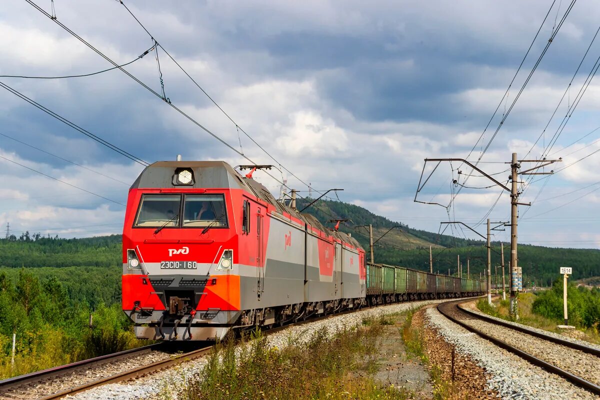 Локомотив гранит 2эс10. Поезда 2эс10 гранит. Грузовой электровоз 2эс10 "гранит". Электровоз 2эс10 Синара. Электровоз тянет