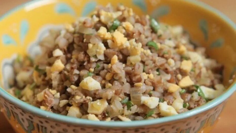 овсянка с сухофруктами. гречневая каша с молоком. перловая каша с зеленью. киноа каша. гречка на завтрак рецепты.