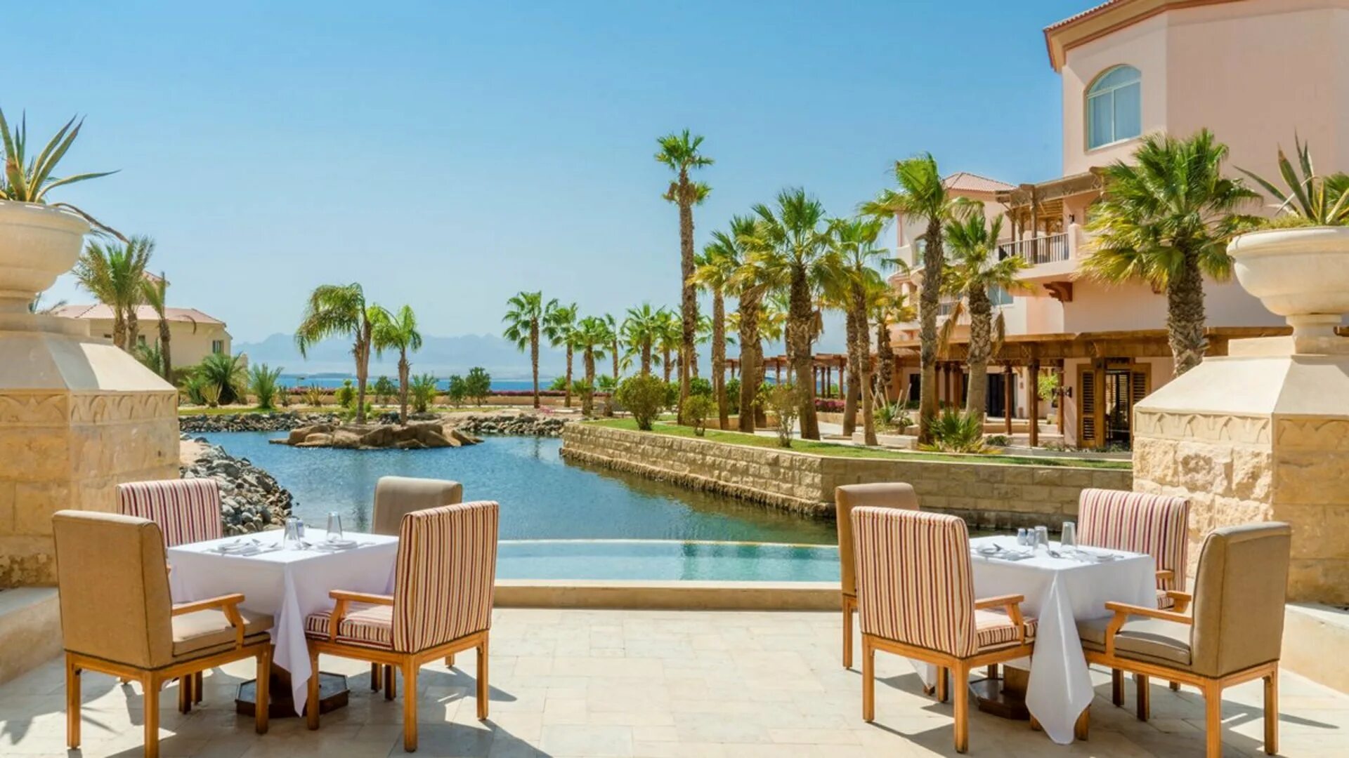 Palm royal resort soma bay хургада сайт. Хургада макади-бэй, сома-бэй. Шератон египет хургада. Отель сентидо палм роял хургада. Sheraton soma bay 5*.