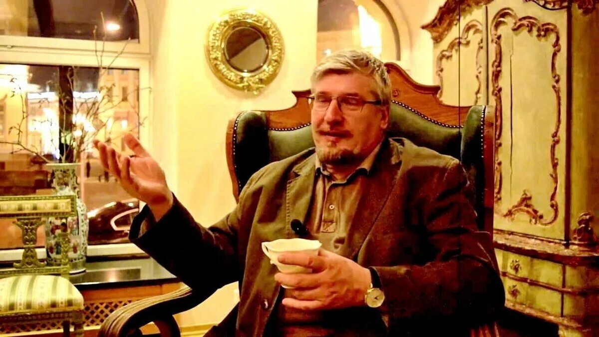 Сергей вячеславович савельев профессор. Савельев нгу. Профессор мозги. Сергей савельев мозг. Мозг профессор.