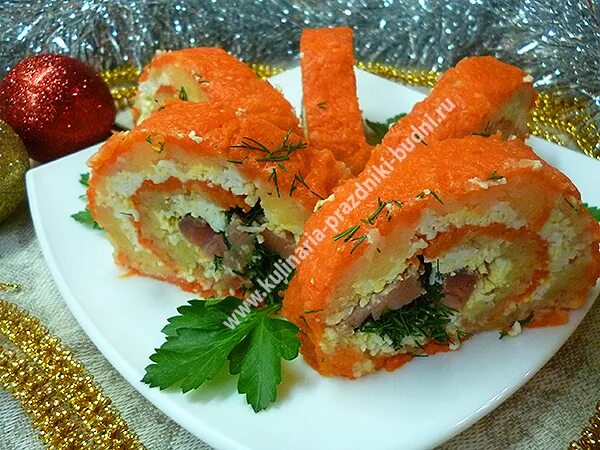 Рулет царский с красной. Алат-закуска "царский рулет". Салат царский рулет рецепт. Царский рулет с красной рыбой рецепт. Царский рулет с красной рыбой рецепт.
