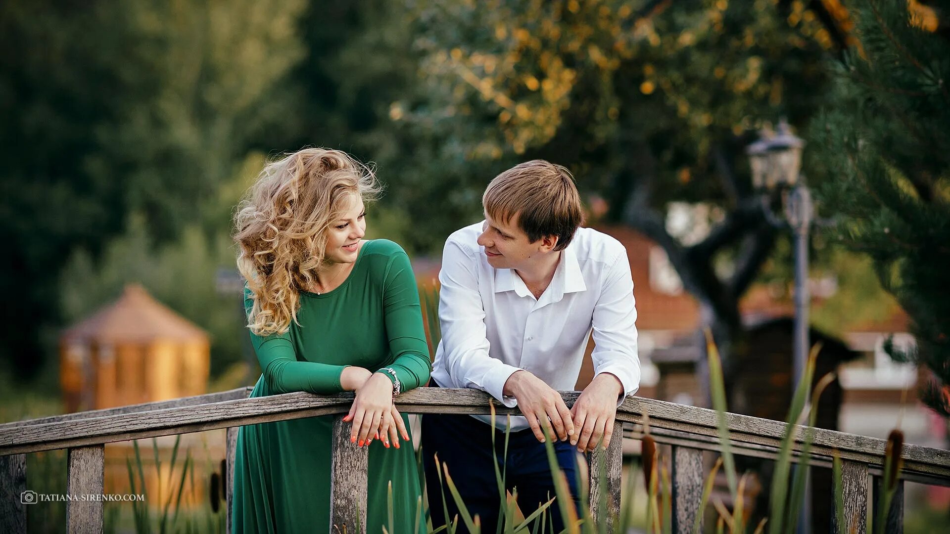 Лов стор. Лавстори в Царицыно. Фотосессия Love story в парке. Фотосессия в парке летом. Лавстори в парке фотосессия.