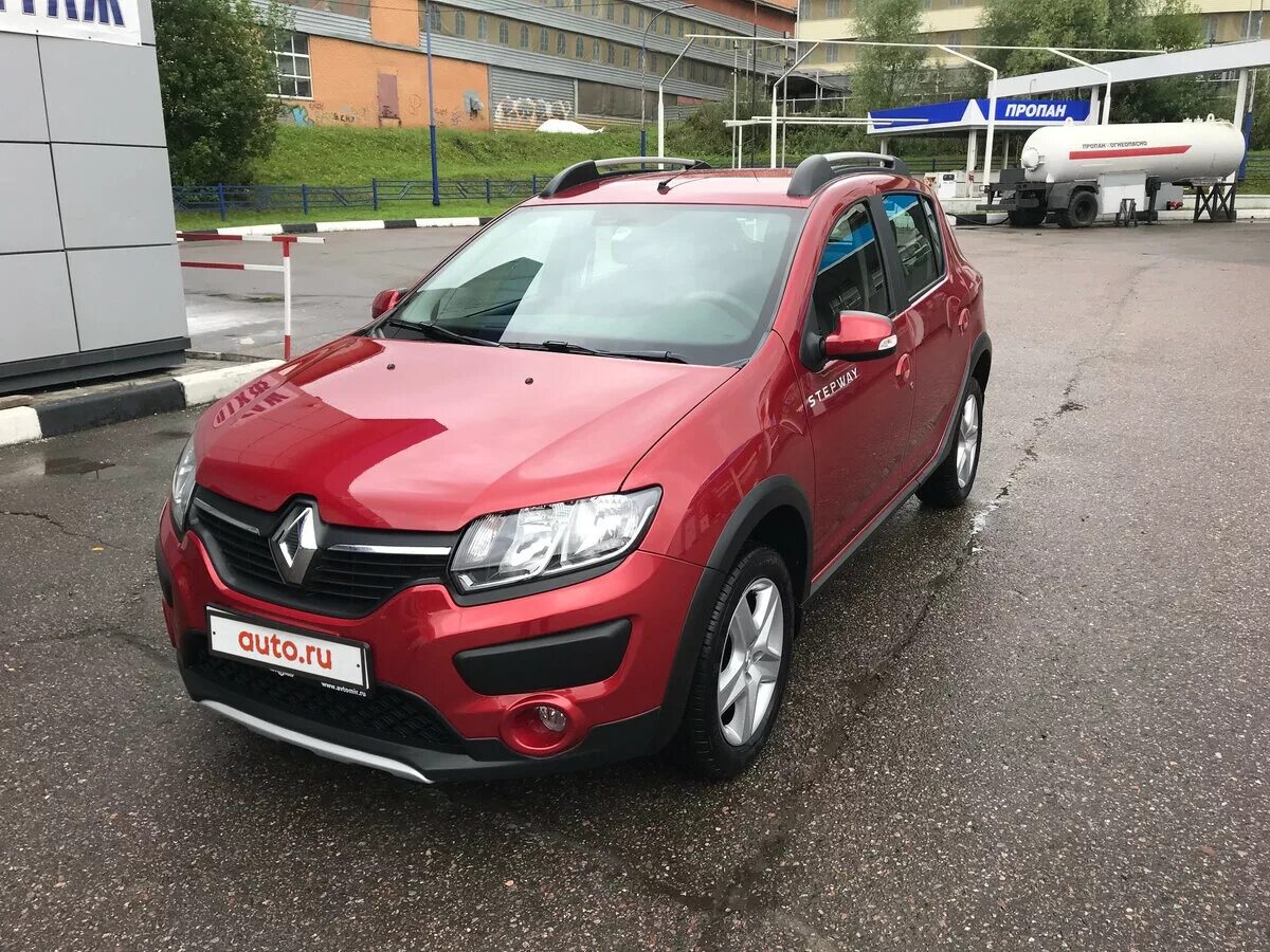 рено красного цвета. сандеро степвей 2. рено логан 2 красный. Renault logan 2 stepway. рено логан 2 красный цвет.