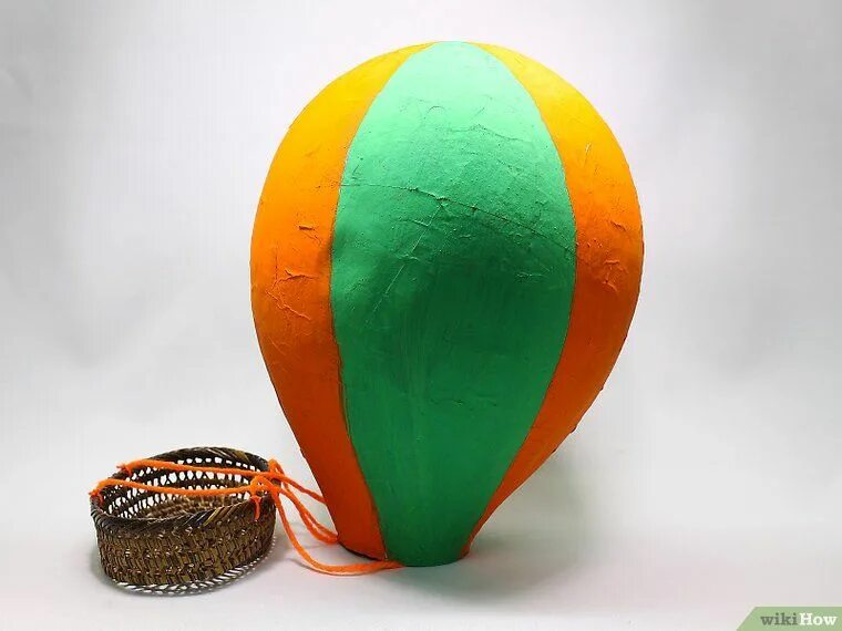 Воздушный шар папье маше. Воздушный шар поделка. Воздушный шар из папер машйе. Воздушный шар с корзиной папье-маше.