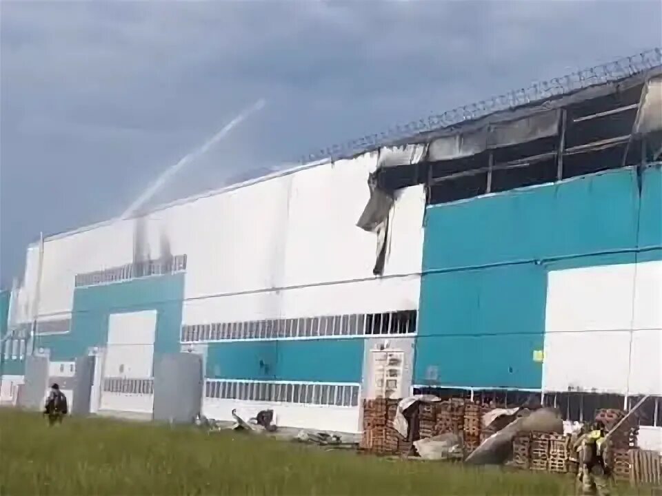 Пожар на химпроме новочебоксарск 2021. Химпром пожар. Пожар на химпроме новочебоксарск 2021. Пожар на сибур пермь. Химпром взорвется в новочебоксарске.