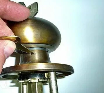 Ручка двери с защелкой как разобрать