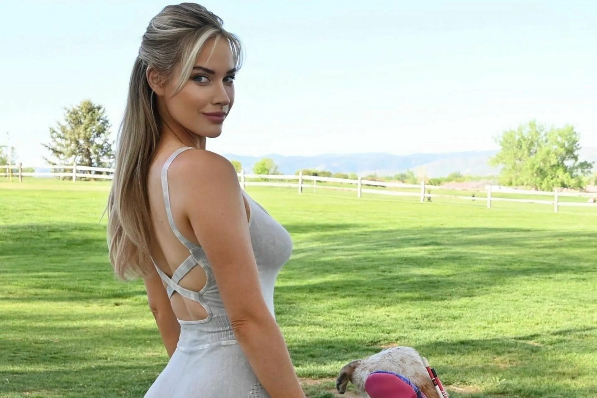 Пейдж спиранак paige spiranac. Американская гольфистка пейдж спиранак. Пейдж спиранак. Гольфистка пейдж спиранак. Пейдж спиранак-гольф.