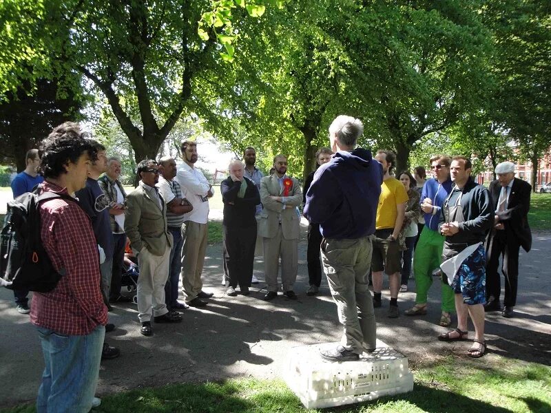 Hyde park уголок оратора. Гайд парк корнер лондон. Hyde park ораторский уголок. Гайд парк спикерс корнер в лондоне. Hyde park speaker's corner.