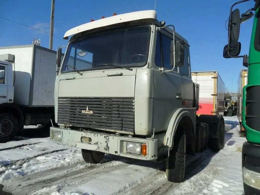 Маз 2002 года. Маз 64220. Фото маз 642208. Маз 5336 бортовой тент. Маз 5432 белый.
