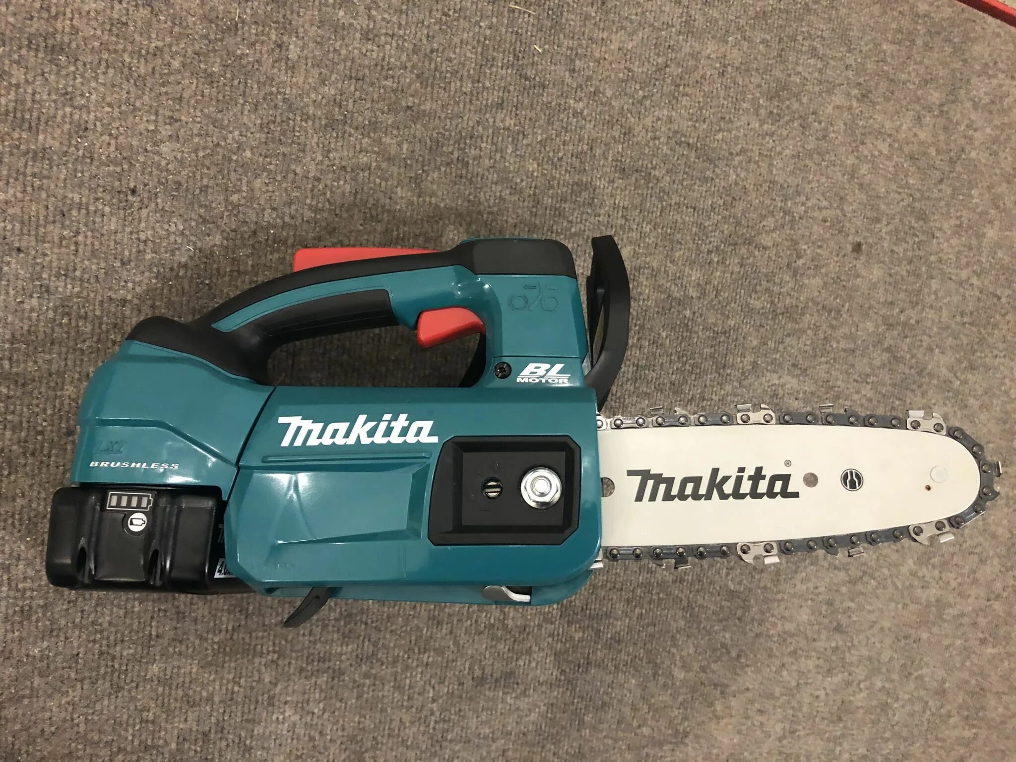 Цепная мини пила макита отзывы. Makita duc204z. Аккумуляторная цепная пила Makita duc204z. Макита duc204 пила аккумуляторная. Цепная мини пила аккумуляторная Макита.