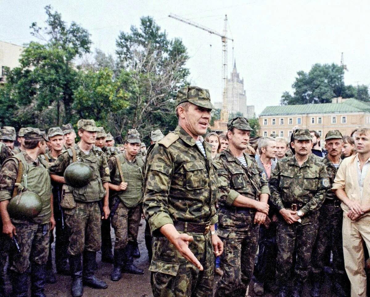 1994 год октябрь. Генерал лебедь Приднестровье 1992. Генерал лебедь в Приднестровье. Генерал лебедь путч.