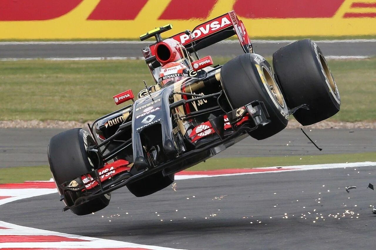 Газ в формуле 1. Болид ф1. Formula 1 Болиды. Lotus f1 2014. Болид f1.