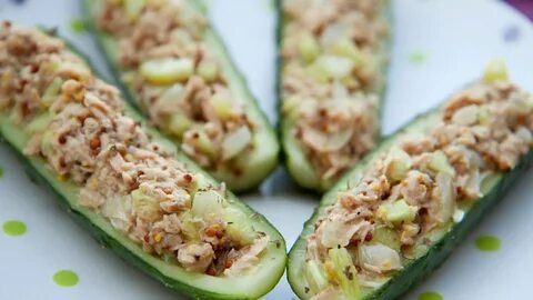 Огурец фаршированный сыром