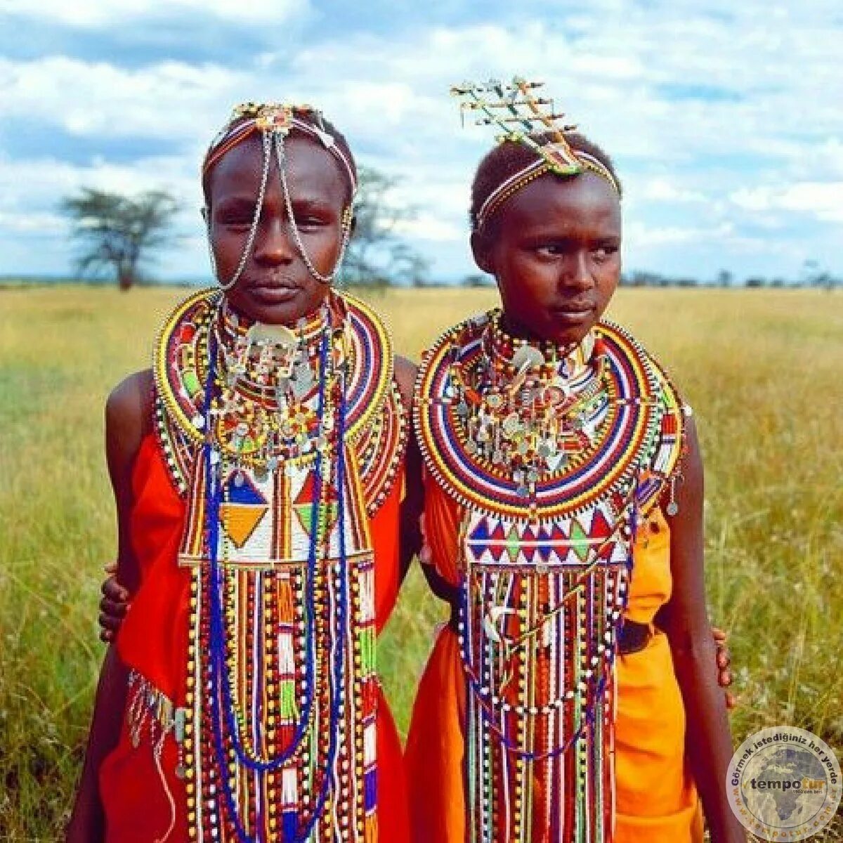 Масаи народ Африки. Кения Масаи. Африканское племя Масаи. Кения национальный костюм Масаи.