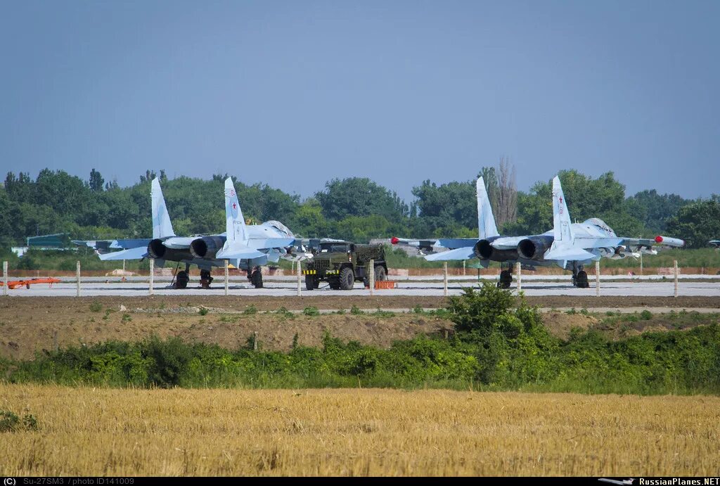 Новый крымск. Г крымск краснодарский край. су-27 крымск. памятник су 27 в крымске. крымская краснодарский край.