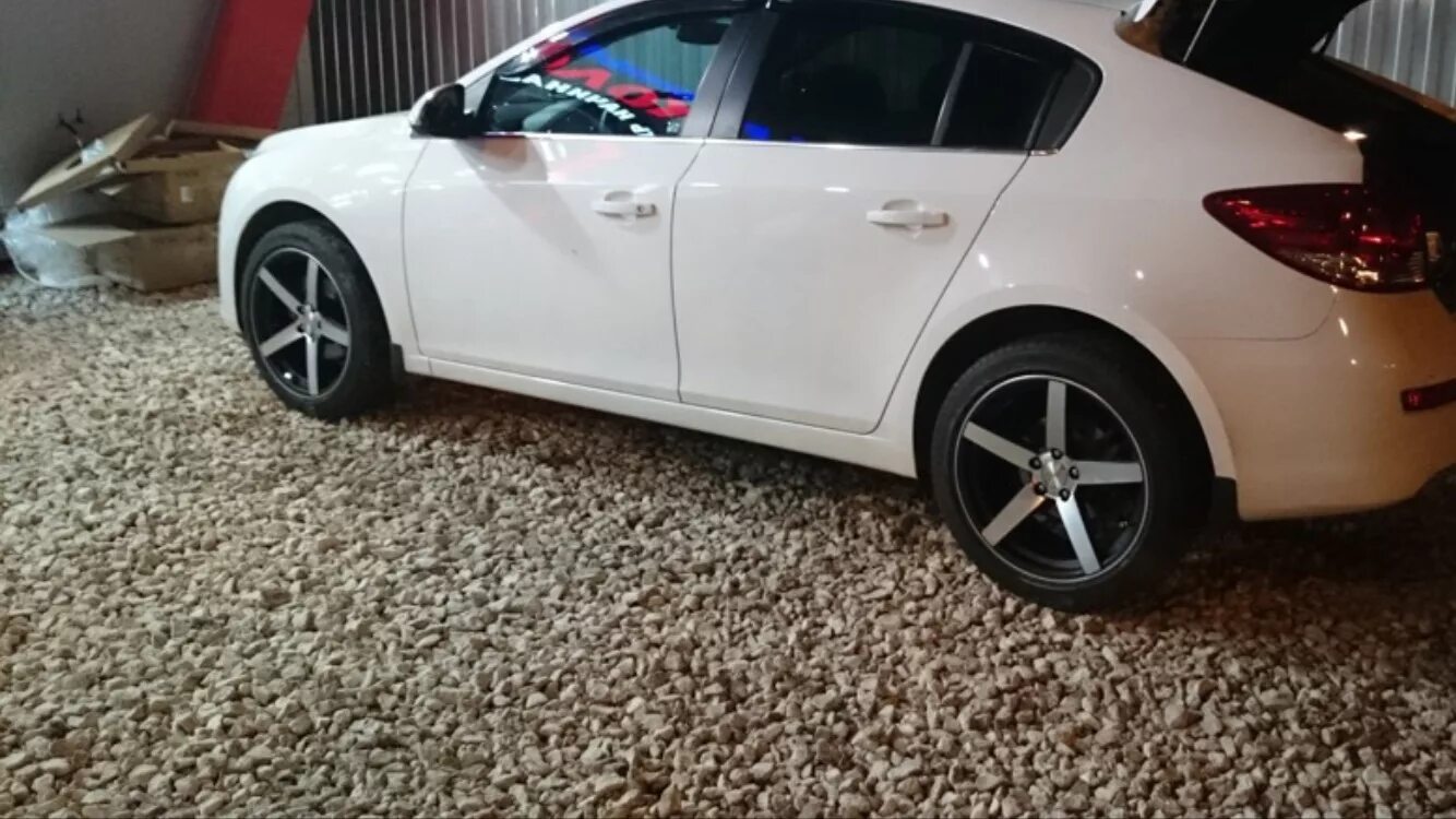 Диски шевроле круз 5 105. Шевроле круз воссен r17. chevrolet cruze r17 воссен. шевроле круз хэтчбек диски р18. литье на шевроле круз r17.