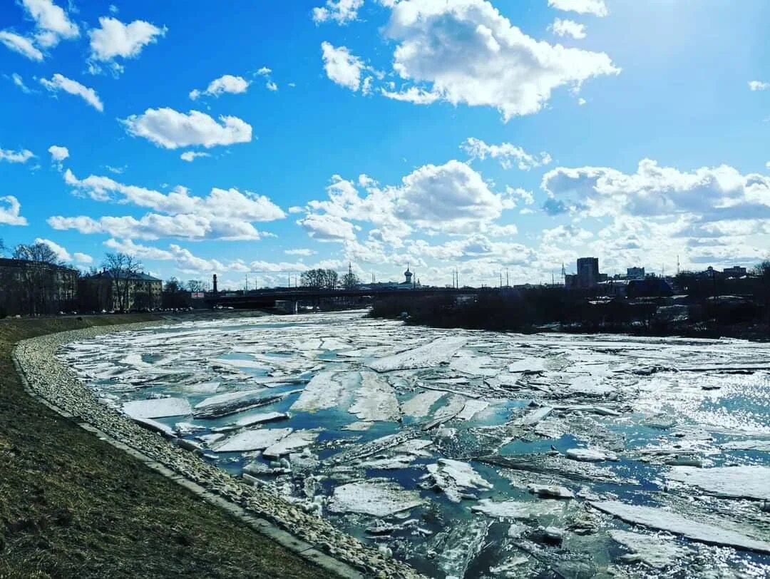 Река Вологда ледоход. Река Томь ледоход 2022 Новокузнецк. Тюмень ледоход 2023. Ледоход Волга Чебоксары. Ледоход в новосибирске 2024