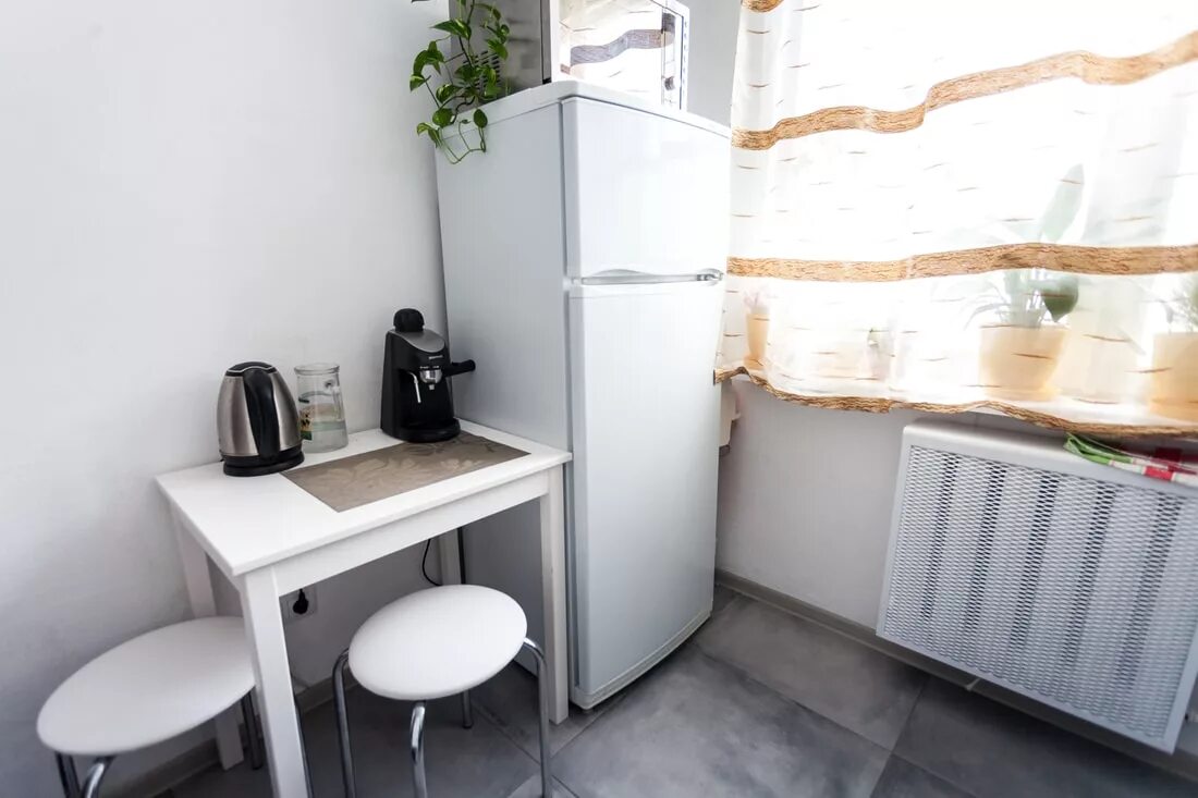 бюджетный ремонт кухни в хрущевке своими руками. кухни в хрущевках после ремонта. квартира в хрущевке после ремонта. маленькие уютные кухни в хрущевке. отделка кухни хрущевки до и после.